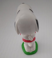 Snoopy Minature Figurine Kissing Kiss Me - We Got Character Toys N More