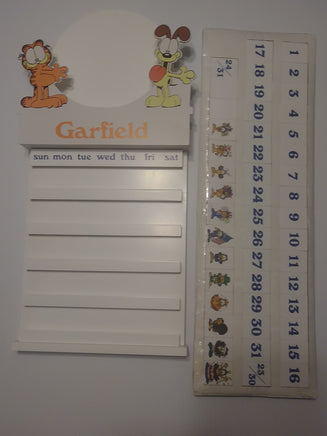 Garfield Perpetual Calendar Plate Set - Danbury Mint - We Got Character Toys N More