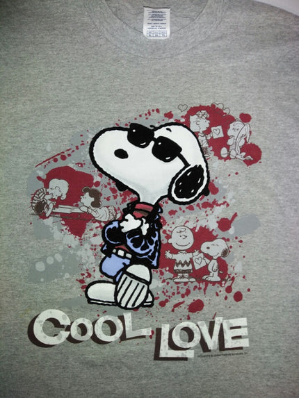 Snoopy Cool Love Valentine XL T-Shirt - We Got Character Toys N More