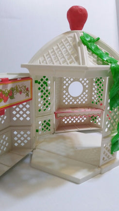 Strawberry Shortcake Gazebo - We Got Character Toys N More