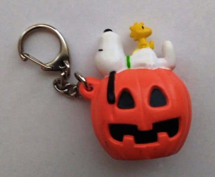 Snoopy Keychain Coat Clip Halloween Pumpkin - We Got Character Toys N More