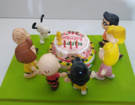 HTF Peanuts Snoopy Happy Birthday Figurine Scene - We Got Character Toys N More